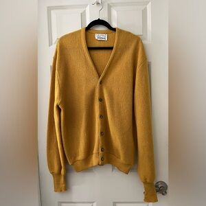 Vintage Men’s Arnold Palmer Robert Bruce Mustard Cardigan Size XL 70s Made USA